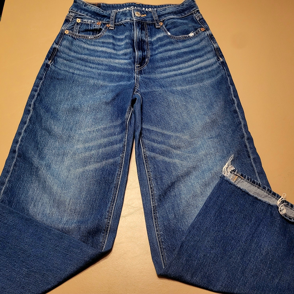 Women's American Eagle Strigid, Flare Leg Distressed Jeans, Size 0